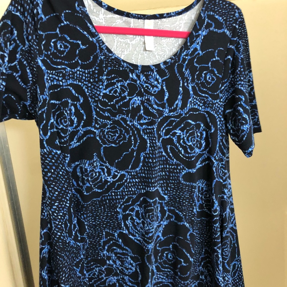 Lularoe Black and blue rose floral Perfect T